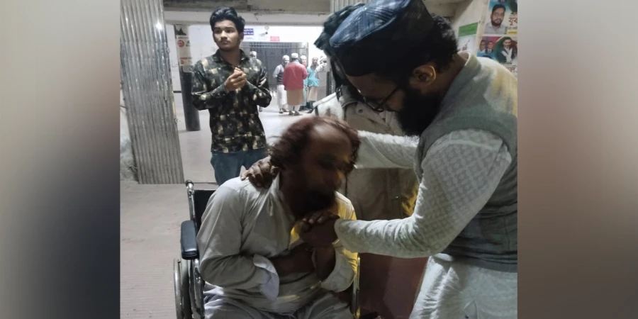The injured were rescued and admitted to various hospitals.