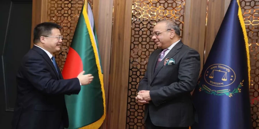 Chinese Ambassador H.E. Yao Wen pays a courtesy visit to Chief Justice Dr. Syed Refaat Ahmed.