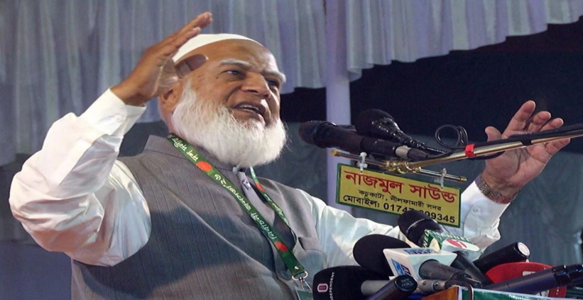 শুক্রবার রাতে রংপুর পাবলিক লাইব্রেরি মাঠে নির্বাচনী ঐক্যজোটের সমাবেশে বক্তব্য রাখছেন জামায়াতের আমির ডা. শফিকুর রহমান।